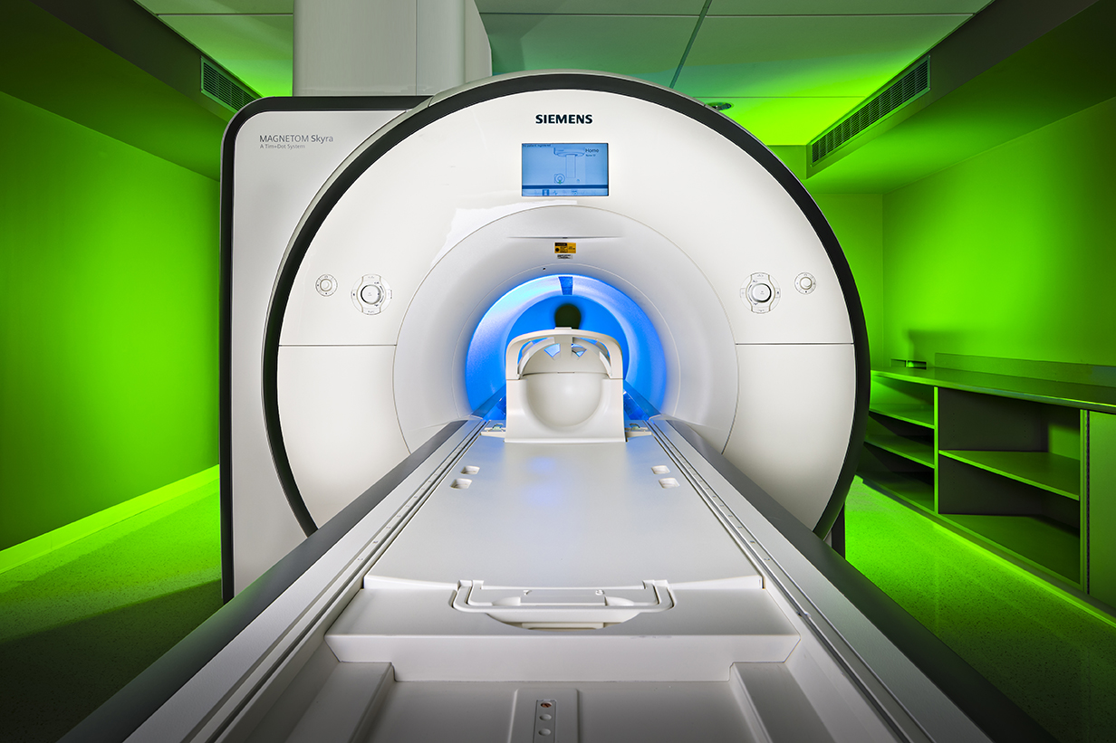  Siemens MAGNETOM Skyra 3.0 Tesla MRI Scanner