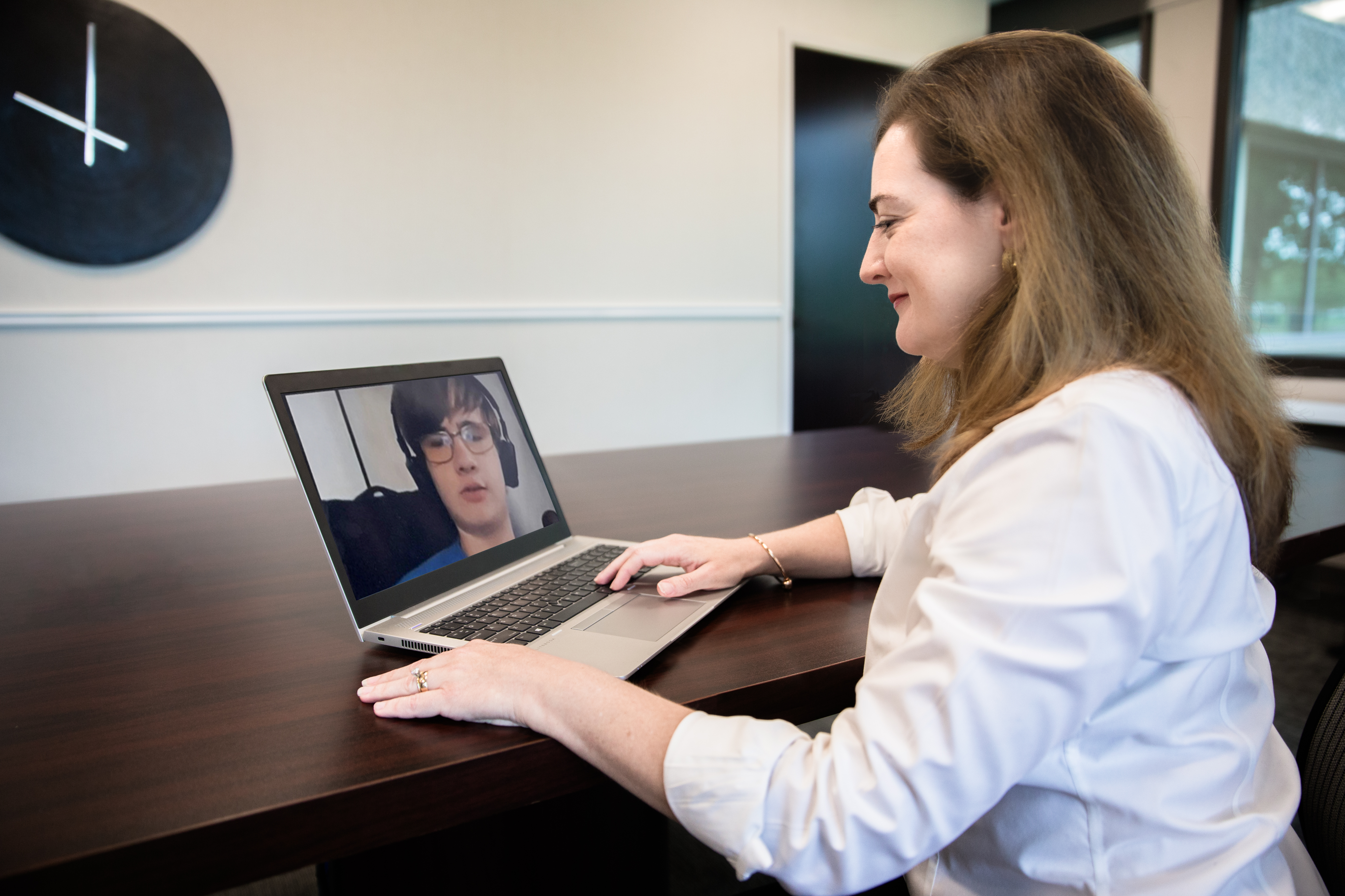Researcher and participant on a video call during a study session.