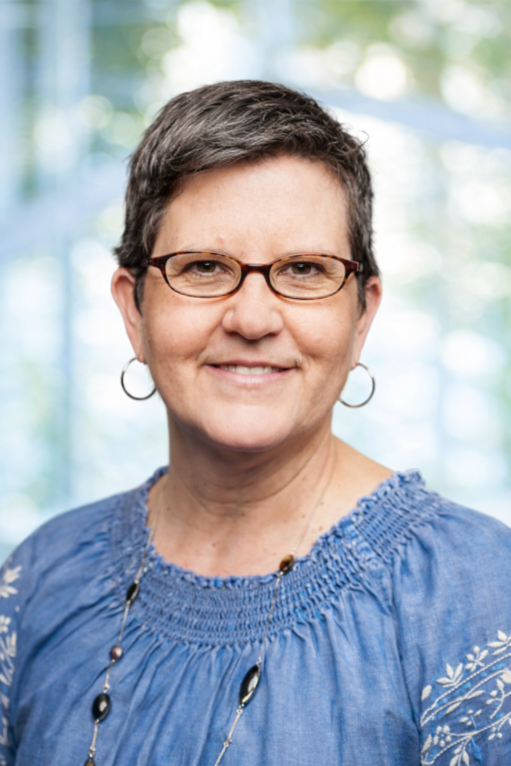 Angela Smith headshot