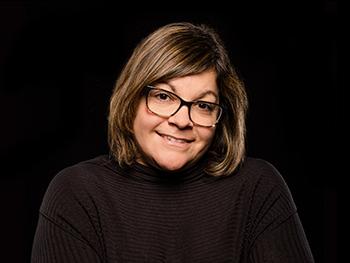 Head shot of Lauren Strober