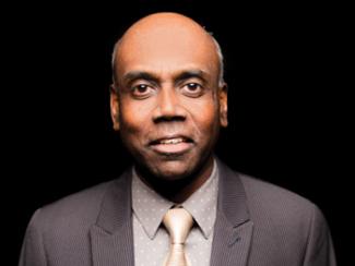 Headshot og Easter Selvan